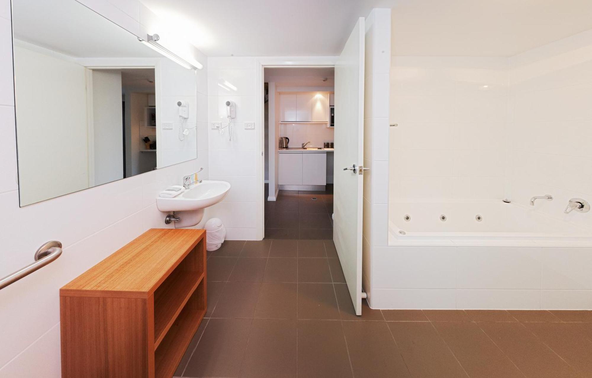 Charlestown Executive Apartments Ньюкасл Экстерьер фото