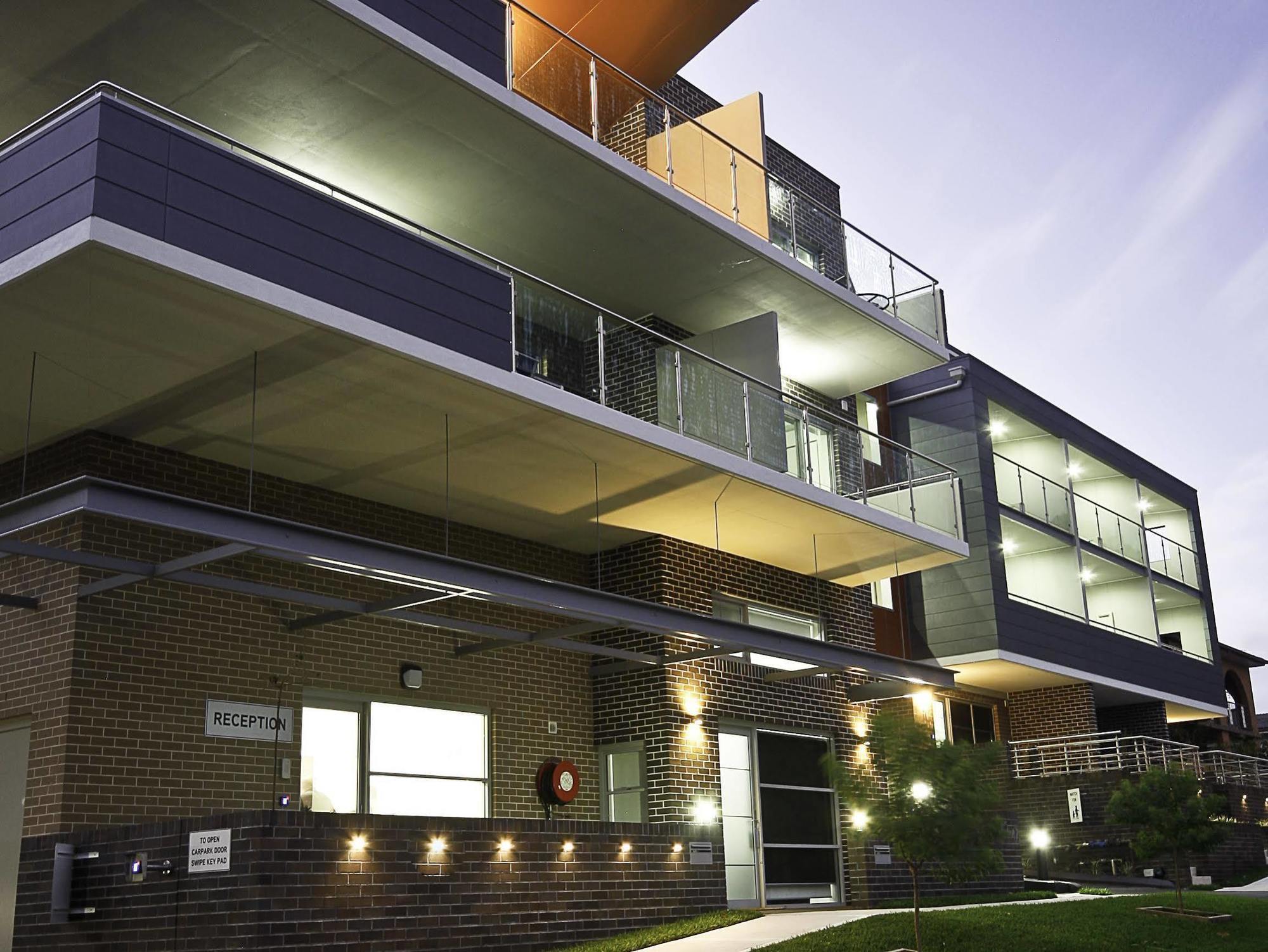 Charlestown Executive Apartments Ньюкасл Экстерьер фото